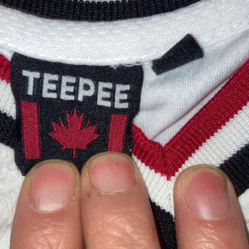 Canada Maple Leaf Men's Jersey - White and Red - Picture 2 of 5